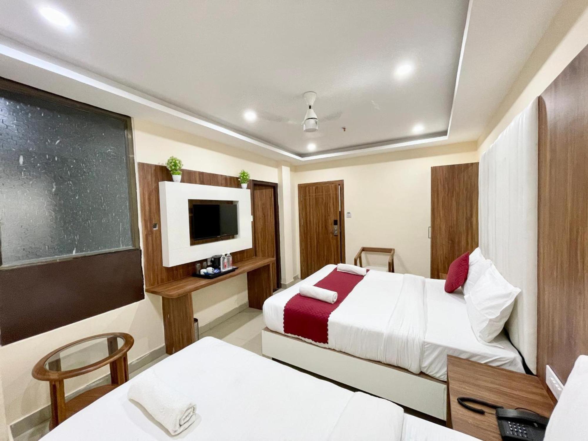Hotel Shree Radha Krishna Váránaszi Kültér fotó